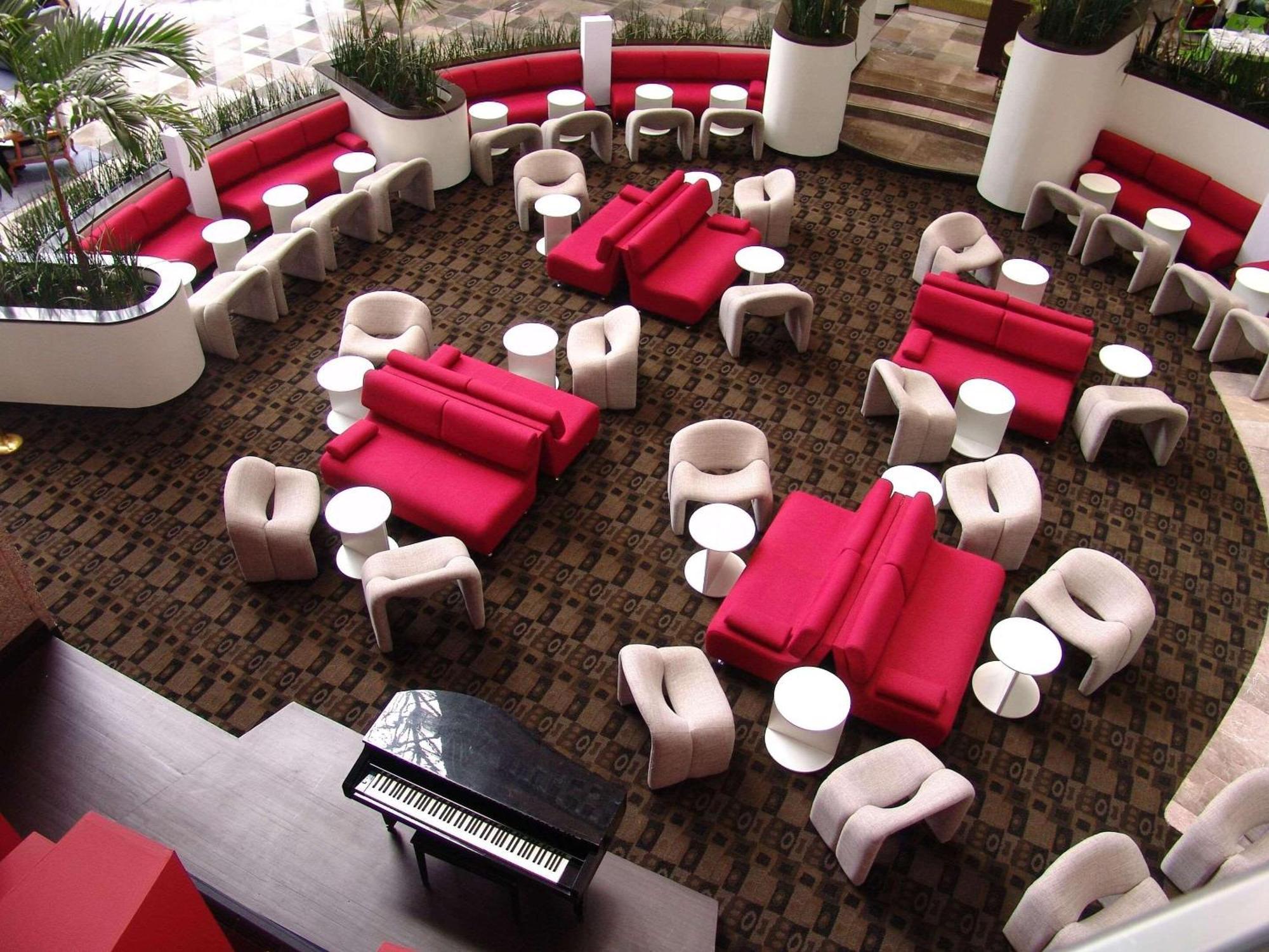 Radisson Paraiso Hotel Мехико Экстерьер фото The lobby of the hotel