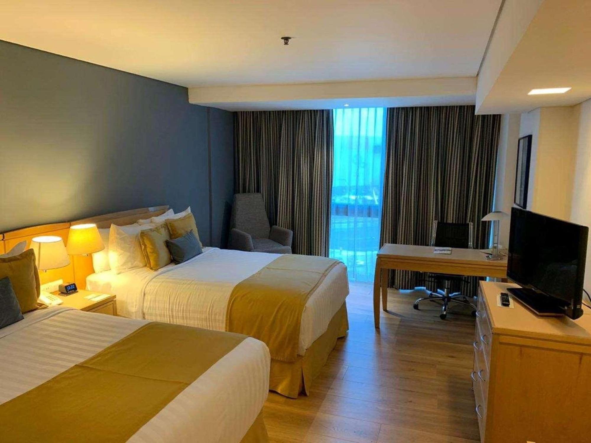 Radisson Paraiso Hotel Мехико Экстерьер фото A room at the hotel