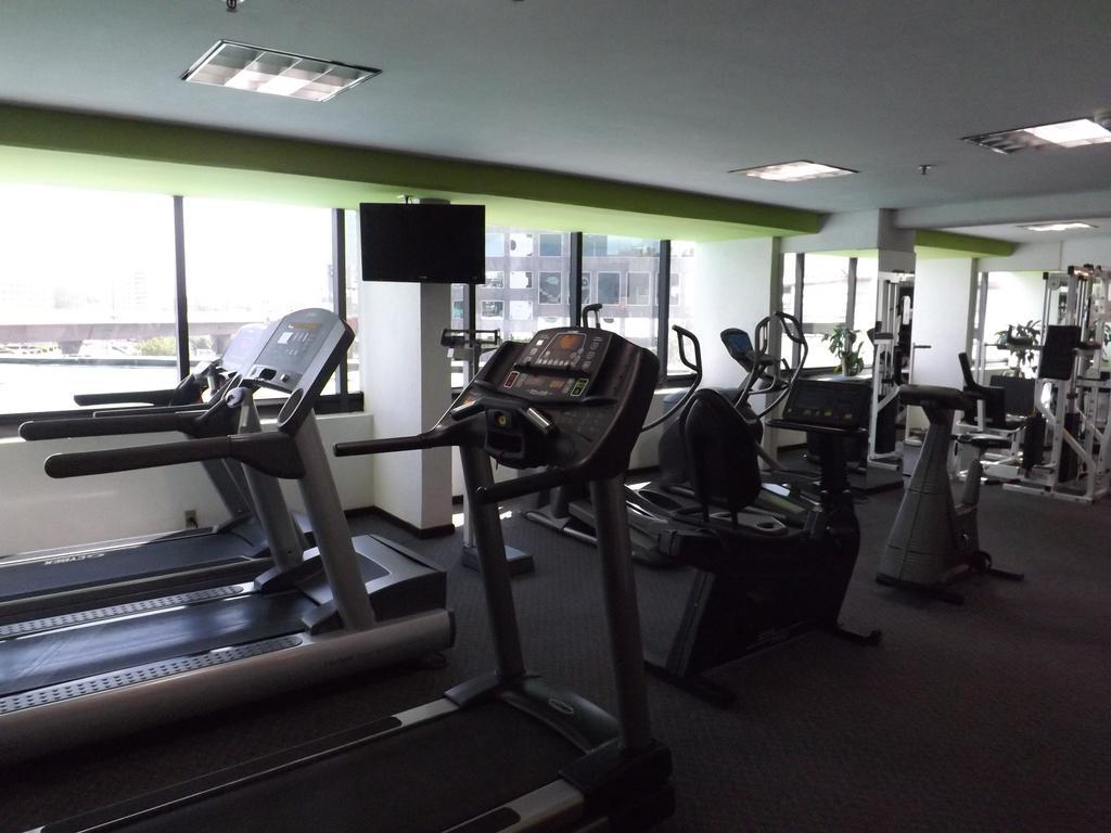 Radisson Paraiso Hotel Мехико Экстерьер фото The gym at the hotel