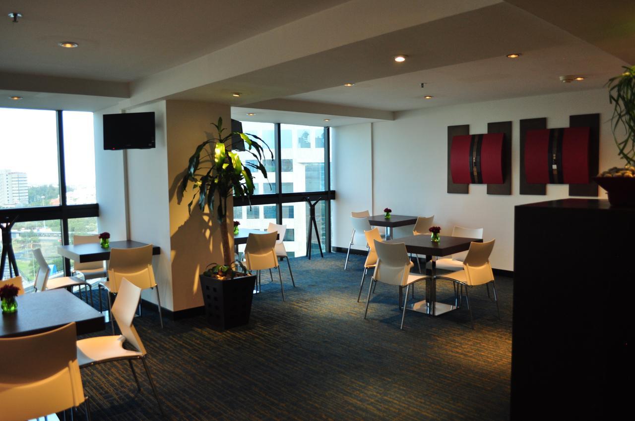 Radisson Paraiso Hotel Мехико Экстерьер фото The lounge at the airport